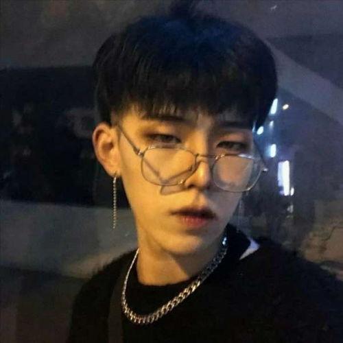 吃瓜网红头像照片大全男,吃瓜网红头像大全，男生头像新风尚